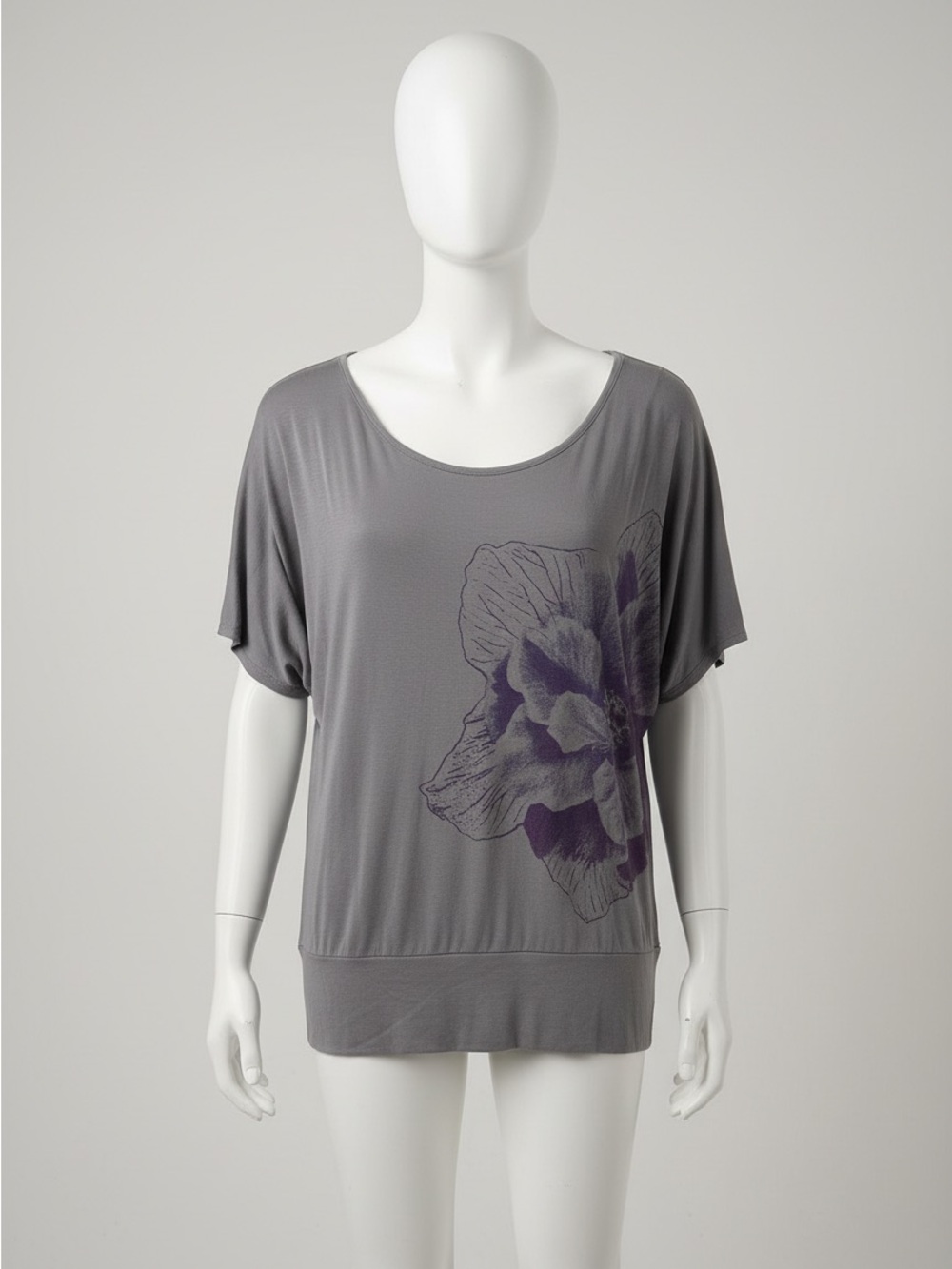 Wet Seal Gray Short Sleeve Scoop Neck Top with Purple Floral